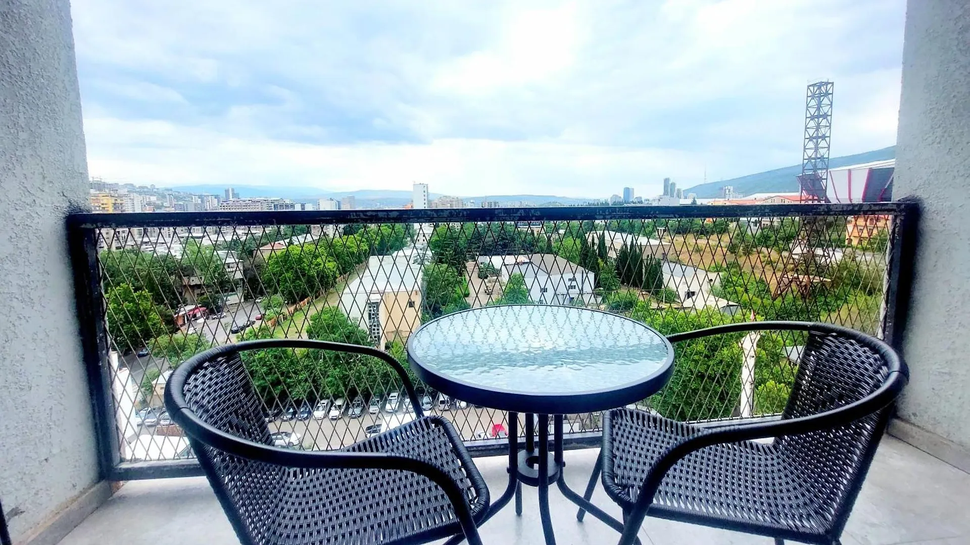 Cozy 1Br Apt Near Metro Station On Saburtalo. 트빌리시 아파트
